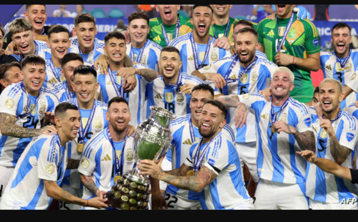 الأرجنتين تعتذر لفرنسا بعد احتفال مثير للجدل للاعبي “التانغو”