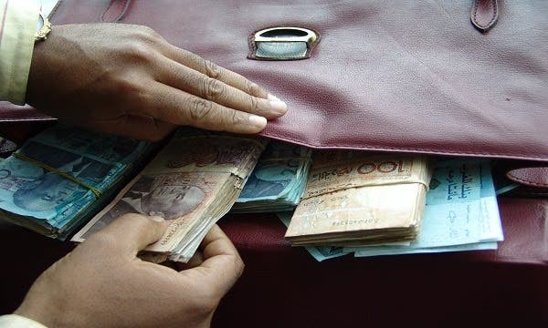 الحبس النافذ 5 سنوات لموظف بمحكمة تاونات إختلس 580 مليون سنتيم