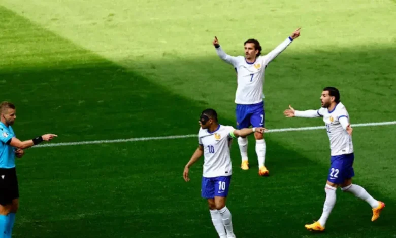 نجوم منتخب فرنسا يحتفون بخسارة اليمين المتطرف في الانتخابات