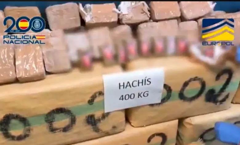عصابة فرنسية تتسلل عبر إسبانيا والمغرب.. 400 كلغ حشيش وخطة هروب على طريقة الأفلام