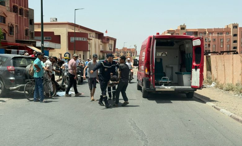 حادثة سير مروعة بين دراجة نارية وسيارة بدوار الكدية بمراكش - صور