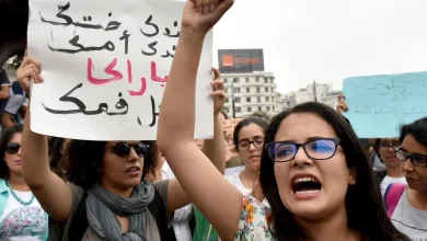 استطلاع: أكثر من نصف المغاربة غير راضين عن طريقة معاملة النساء في الفضاء العام