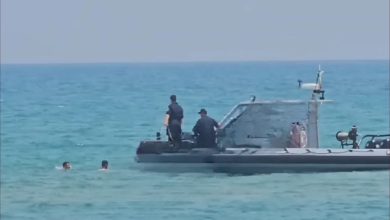 السعيدية.. 3 شبان جزائريين يعبرون البحر سباحة من المغرب إلى الجزائر