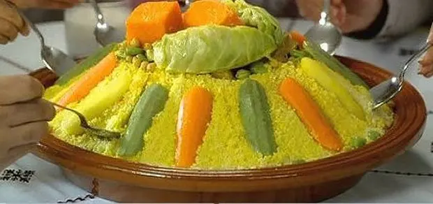 بحثا عن انتصار وهمي.. النظام الجزائري يتهم المغرب بسرقة طبق "الكسكس"