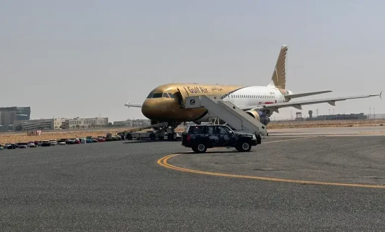 طائرة تهبط بسلام في مطار الكويت الدولي بعد بلاغ بوجود قنبلة