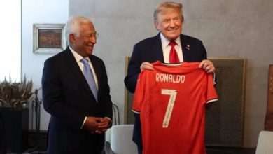 قميص رونالدو يتجاوز المستطيل الأخضر ليحمل خطابًا سياسيًا إلى ترامب