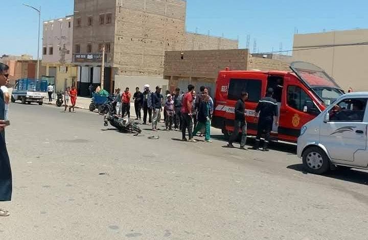إصابة شخص في حادث سير خطير بين سيارة ودراجة نارية بالسمارة