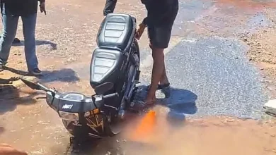 البيضاء.. سقوط شاب فوق دراجته في حفرة مملوءة بالماء بمنطقة سيد الخدير