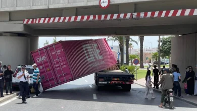 حادثة سير خطيرة بسلا.. إصابات جراء اصطدام شاحنة بقنطرة