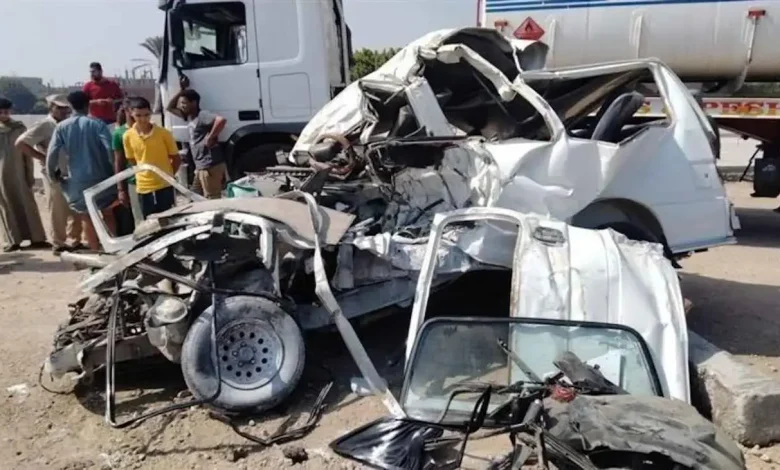 مصرع 9 أشخاص وإصابة 11 آخرا في حادث سير مروع بمصر