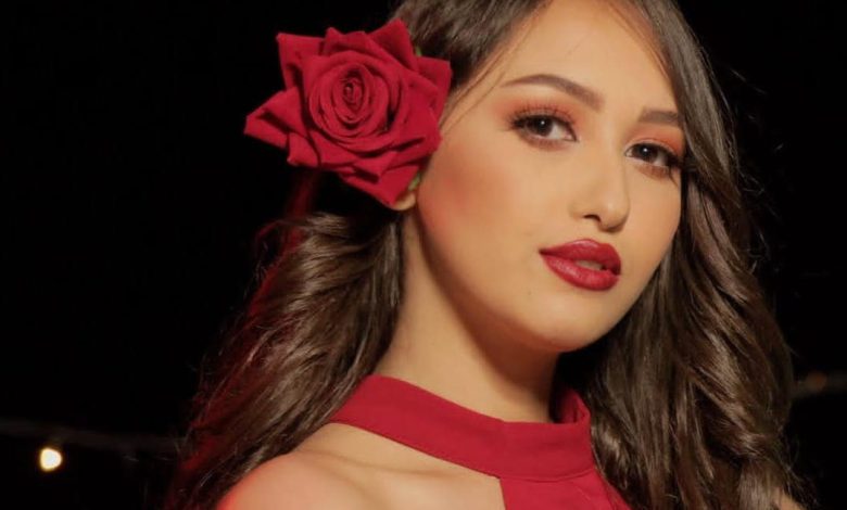هند الزيادي تحتفل بعيد ميلادها في الاستوديو