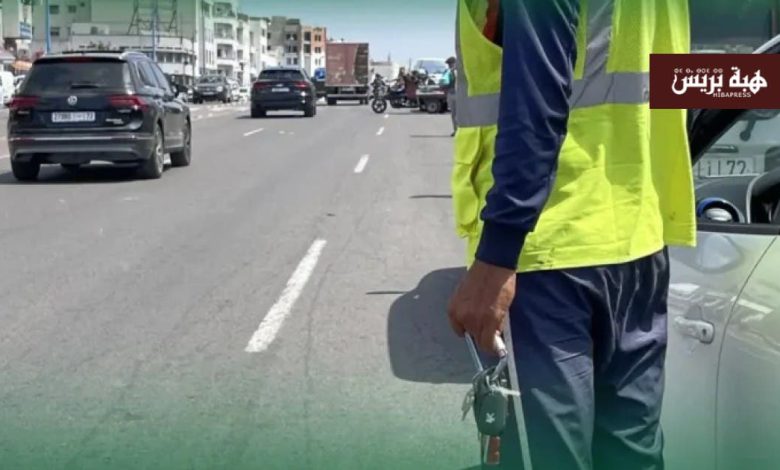 الوالدية رهينة مافيا المرابد.. زوار المدينة بين مطرقة الحراسة وسندان الفوضى