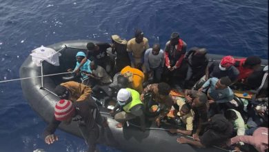 خفر السواحل الليبي ينقذ 58 مهاجراً عالقين قبالة زوارة